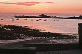 Guernsey : a sunset on Cobo bay